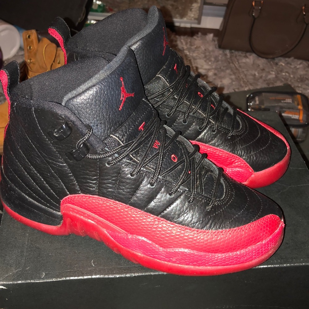 Used size 5Y Air Jordan 12 retro black/varsity red